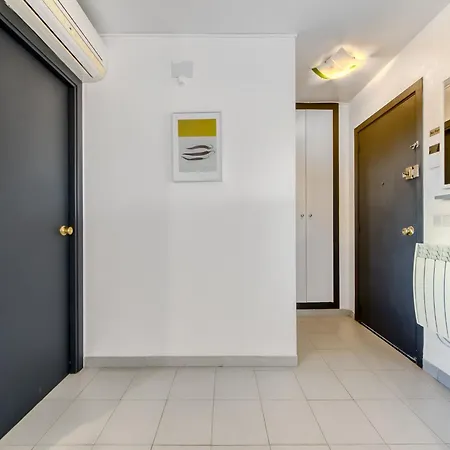 Apartment Roc Mar For 4 Persons Roses