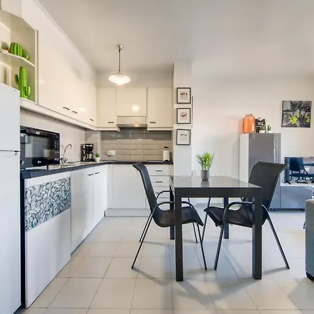 Apartment Roc Mar For 4 Persons