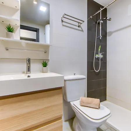 In By The Waterfront * Roses