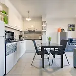 Apartmán In By The Waterfront